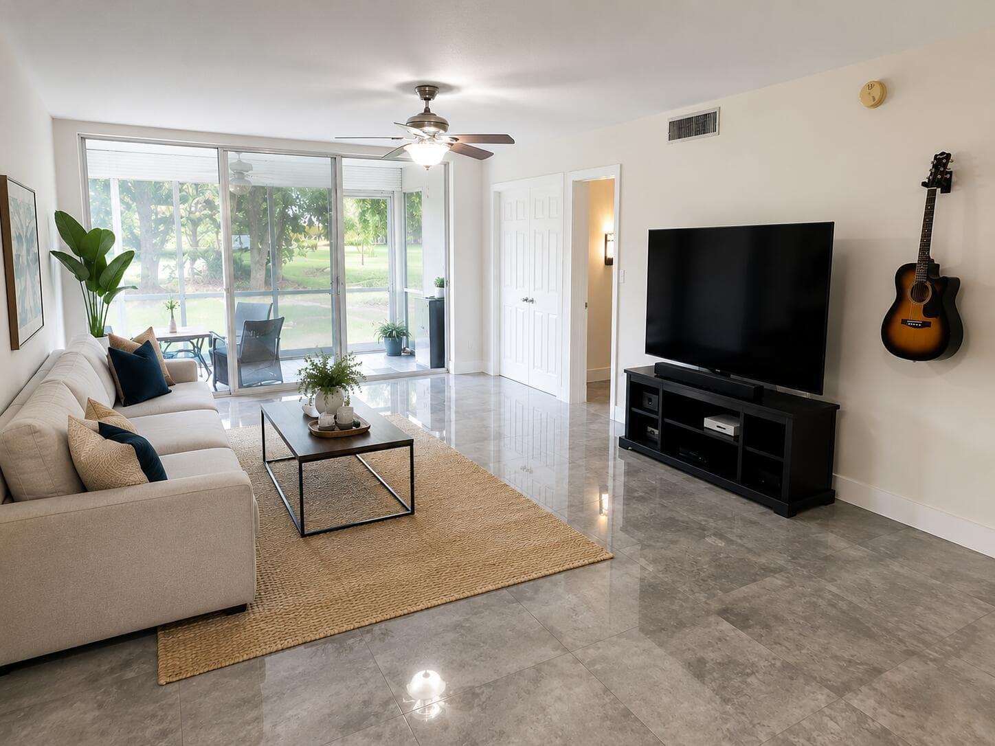 575 Oaks Lane # 109, Pompano Beach FL 33069 - Pompano Beach, FL - Photo 1