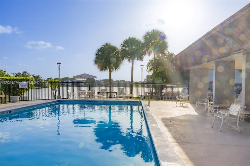 10000 NW 9th St Cir # 21, Miami FL 33172