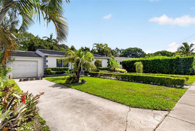 467 NE 129th St, North Miami FL 33161 - North Miami, FL - Photo 2