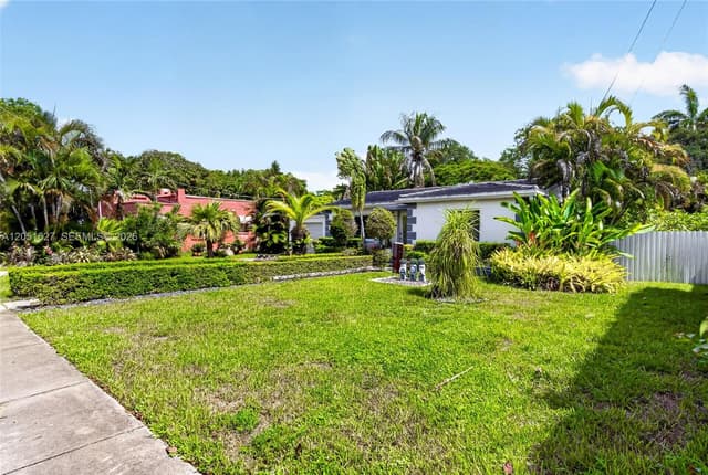 467 NE 129th St, North Miami FL 33161 - North Miami, FL - Photo 3