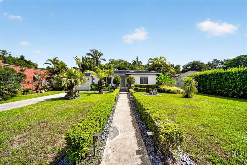 467 NE 129th St, North Miami FL 33161