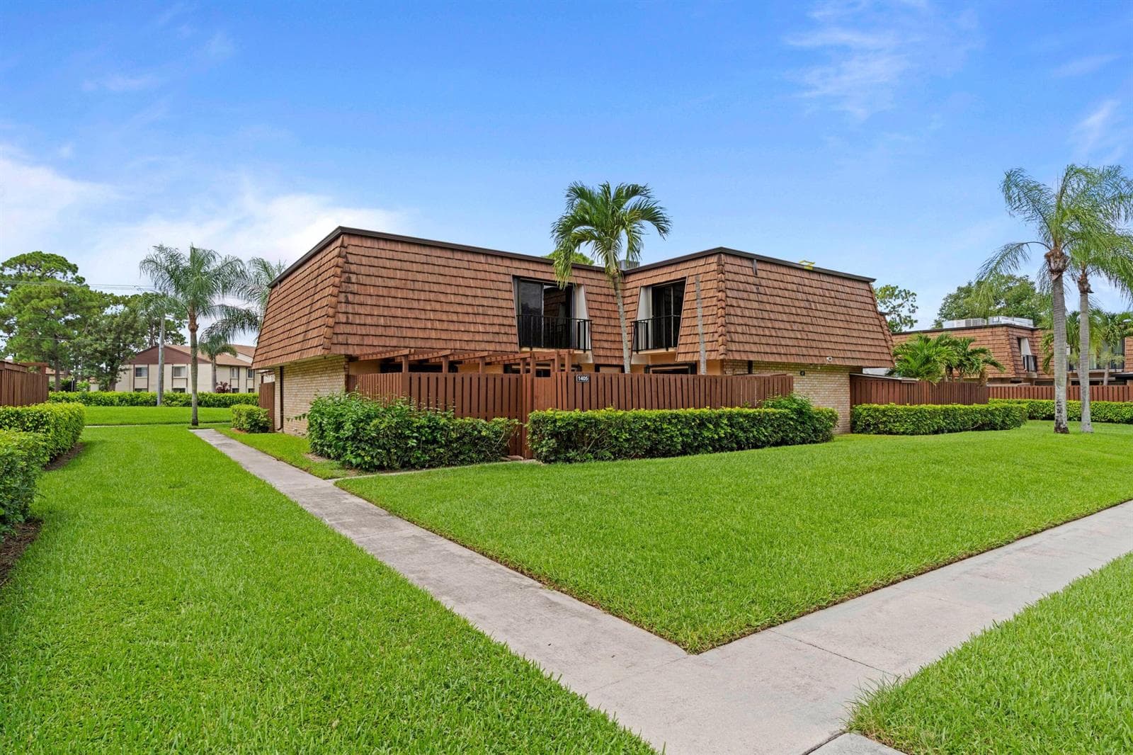 1405 14th Lane, FL 33463 - Photo 1