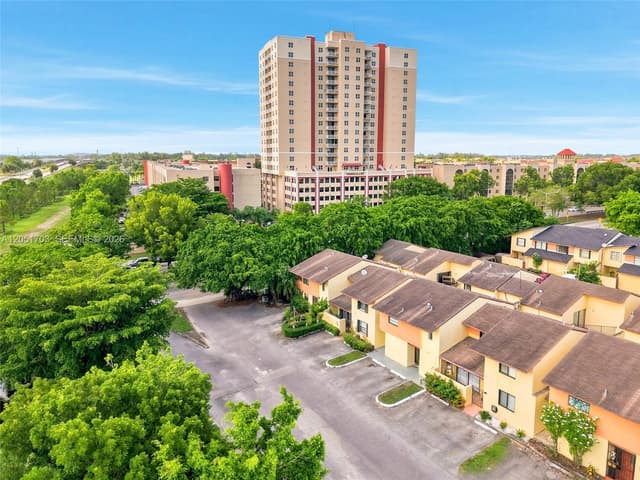 9674 Fontainebleau Blvd # 28, Miami FL 33172 - Miami, FL - Photo 4