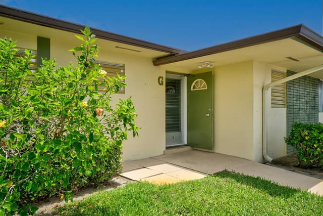 2915 Crosley Drive W # G, West Palm Beach FL 33415 - West Palm Beach, FL - Photo 2