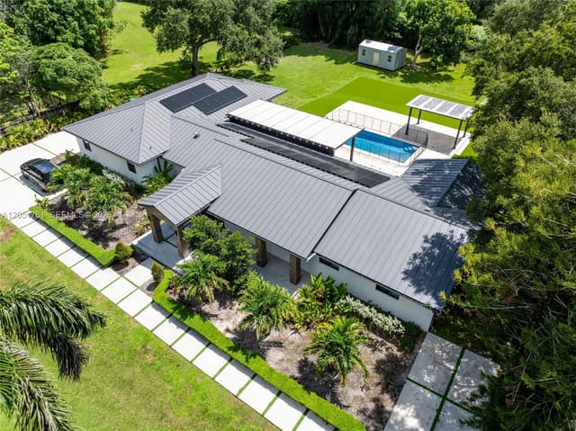 2700 SW 116th Ave, Davie FL 33330 - Davie, FL - Photo 2