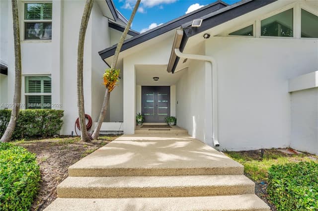 8265 SW 176th Ter, Palmetto Bay FL 33157 - Palmetto Bay, FL - Photo 2