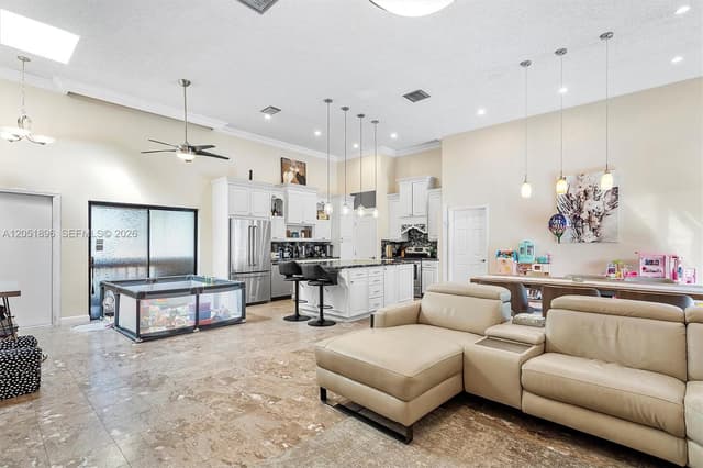 2707 S Parkview Dr, Hallandale Beach FL 33009 - Hallandale Beach, FL - Photo 3