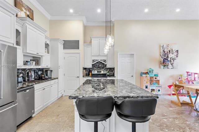2707 S Parkview Dr, Hallandale Beach FL 33009 - Hallandale Beach, FL - Photo 5