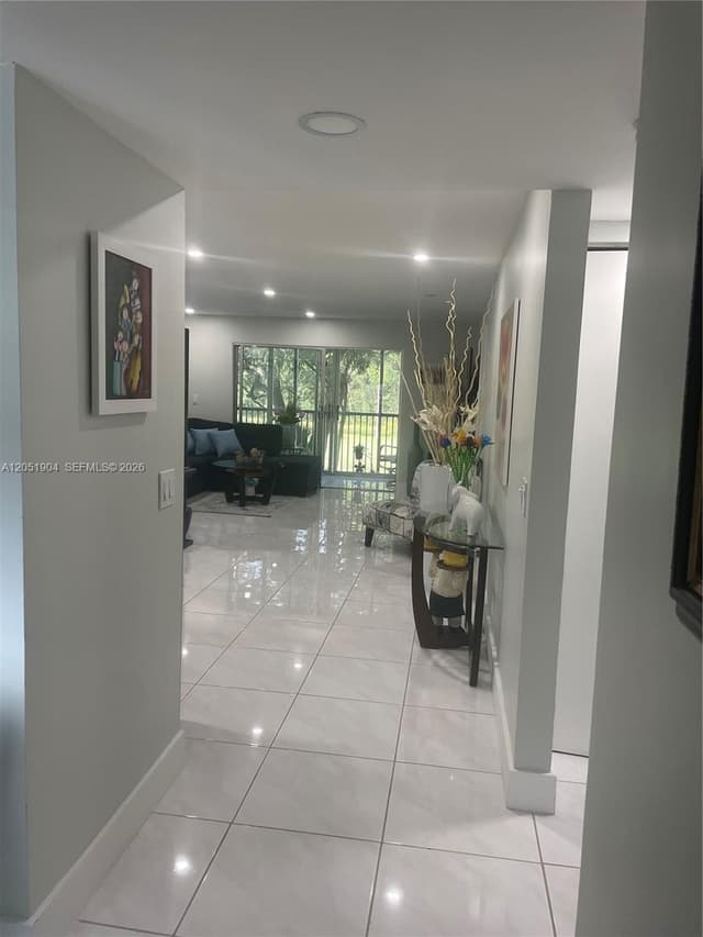 1011 SW 125th Ave # 207M, Pembroke Pines FL 33027 - Pembroke Pines, FL - Photo 7