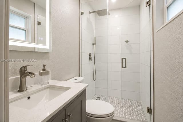 5865 W 13 Avenue, Hialeah FL 33012 - Hialeah, FL - Photo 6