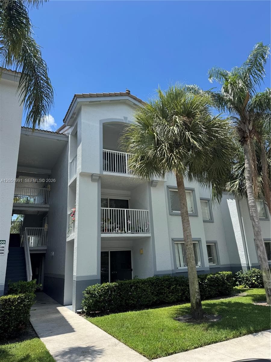 2600 S University Dr # 103, Davie FL 33328