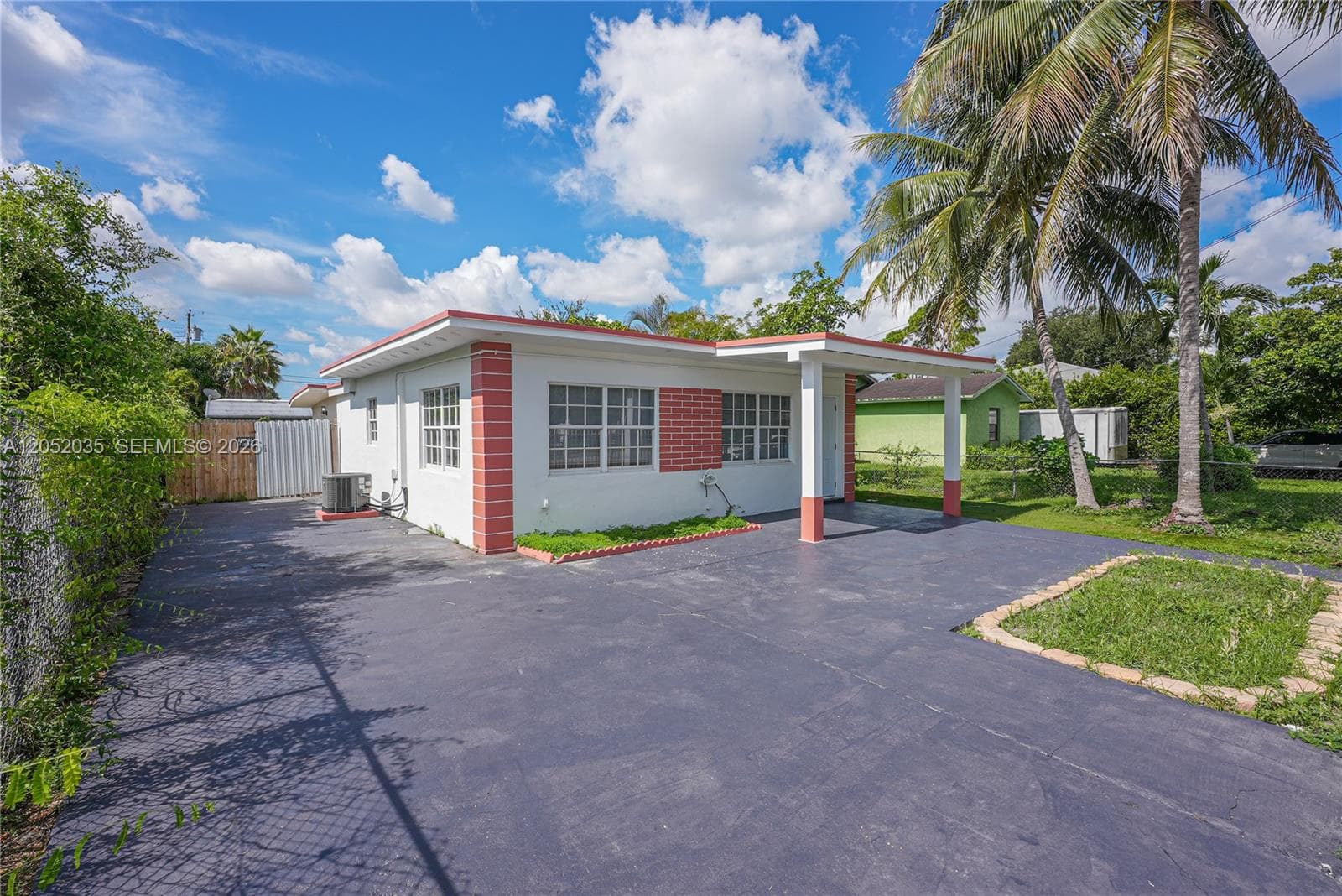 2002 NW 87th St, Miami FL 33147