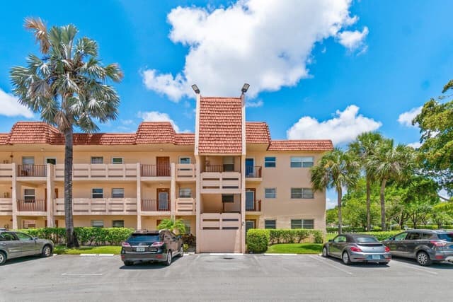14721 Bonaire Boulevard # 101, Delray Beach FL 33446 - Delray Beach, FL - Photo 2