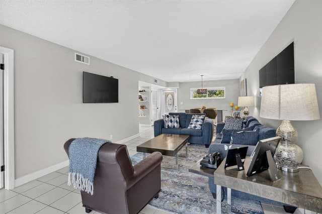 9923 S Hollybrook Lake Drive # 305, Pembroke Pines FL 33025 - Pembroke Pines, FL - Photo 3