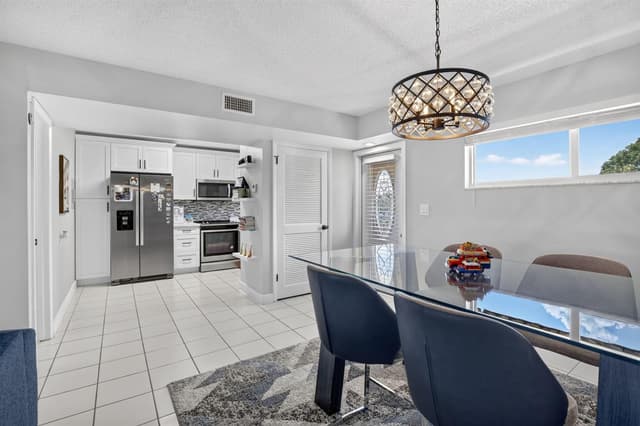 9923 S Hollybrook Lake Drive # 305, Pembroke Pines FL 33025 - Pembroke Pines, FL - Photo 4