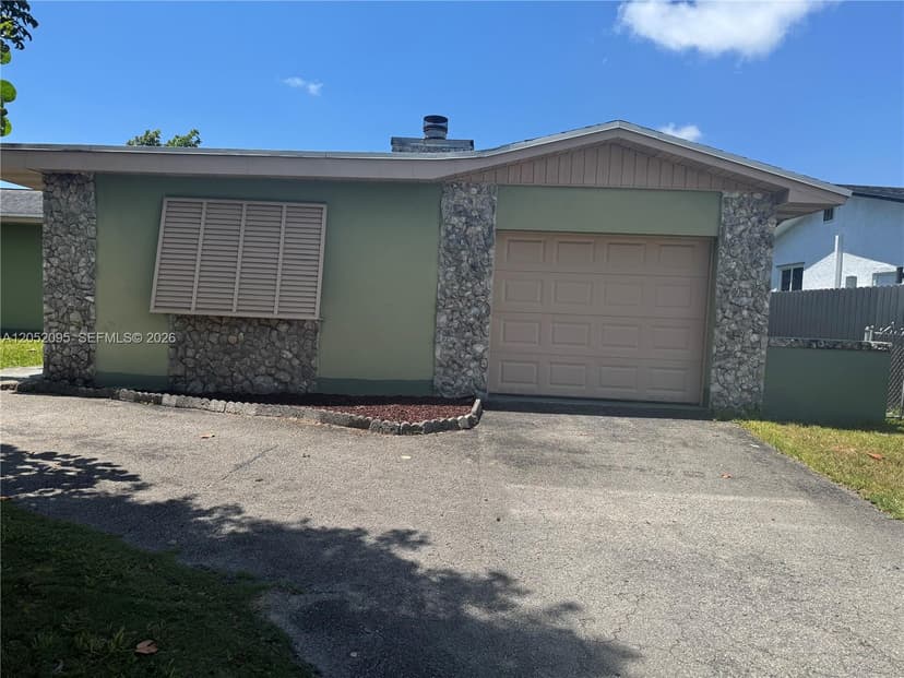 9110 SW 200 St, Cutler Bay FL 33157