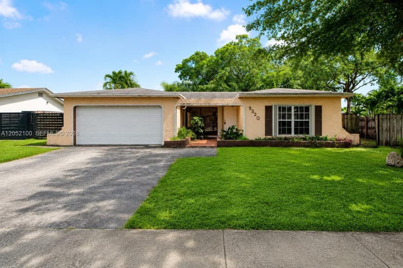 9320 NW 13th St, Pembroke Pines FL 33024