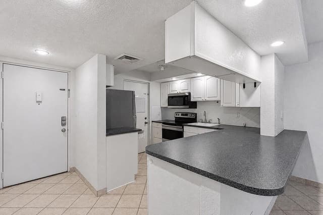 2322 S Cypress Bend Drive # 311, Pompano Beach FL 33069 - Pompano Beach, FL - Photo 6