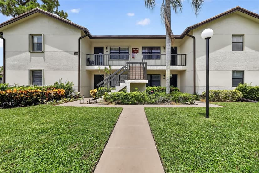 7626 Tahiti Ln # 204, Lake Worth FL 33467