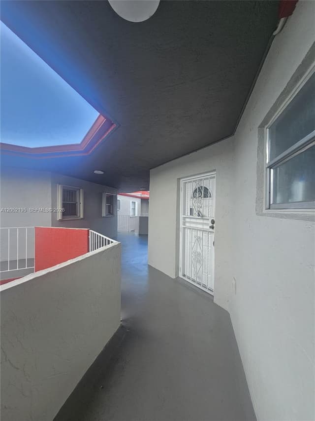 1750 W 46th St # 518, Hialeah FL 33012 - Hialeah, FL - Photo 2