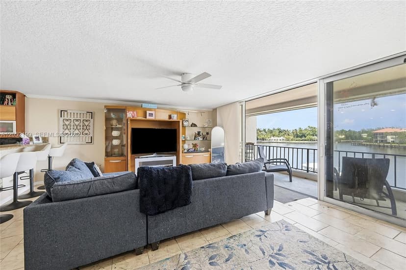 801 Palm Trl # 10, Delray Beach FL 33483