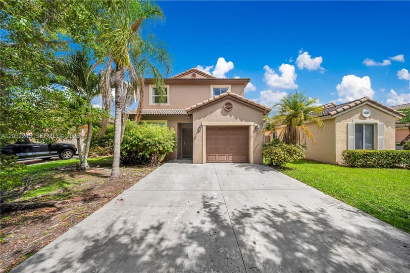 2019 SE 13th St, Homestead FL 33035