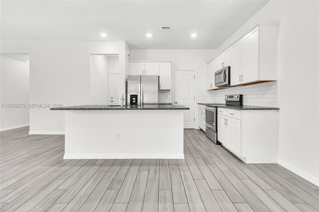 4164 Ficus St, Hollywood FL 33021 - Hollywood, FL - Photo 5