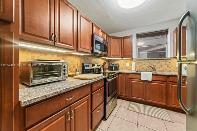 1400 Tallwood Ave # 107, Hollywood FL 33021 - Hollywood, FL - Photo 6