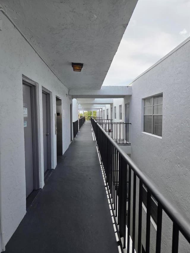 2998 Sunrise Lakes Drive E # 411, Sunrise FL 33322 - Sunrise, FL - Photo 2