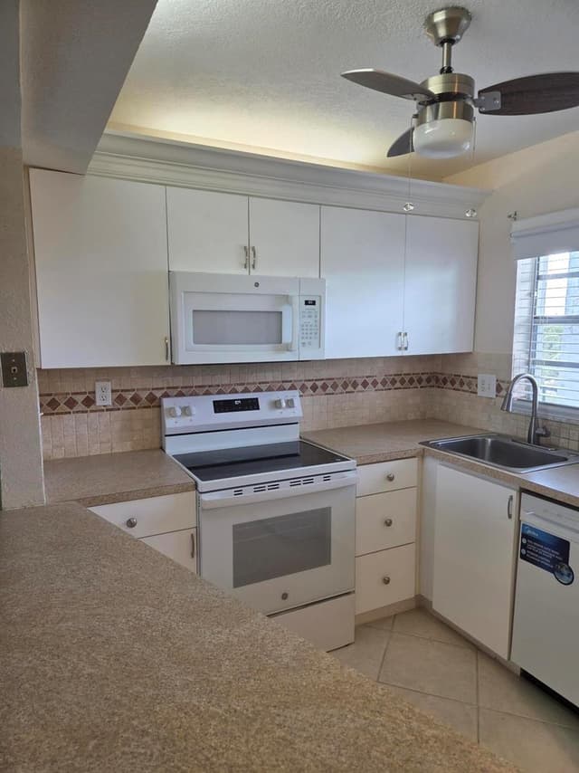2998 Sunrise Lakes Drive E # 411, Sunrise FL 33322 - Sunrise, FL - Photo 5