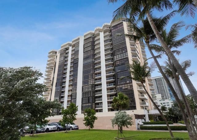 6423 Collins Ave # 809, Miami Beach FL 33141 - Miami Beach, FL - Photo 2