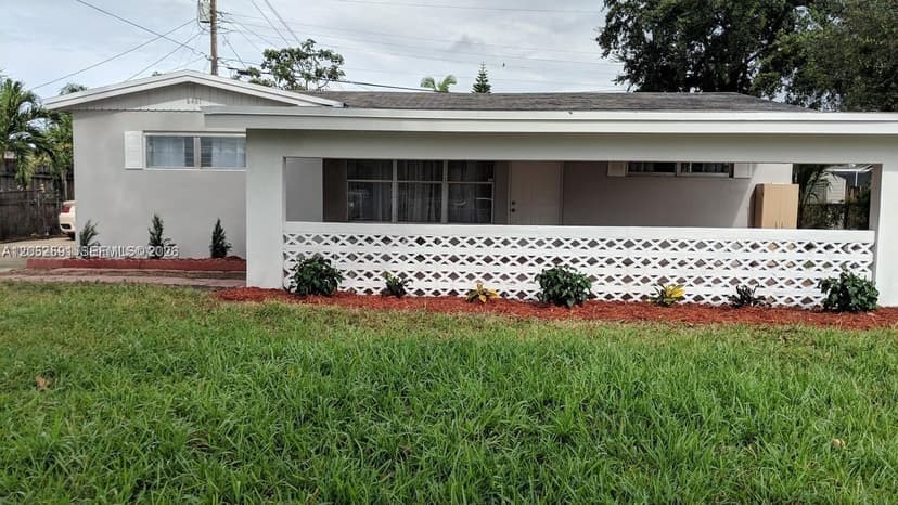 6461 Evans St, Hollywood FL 33024
