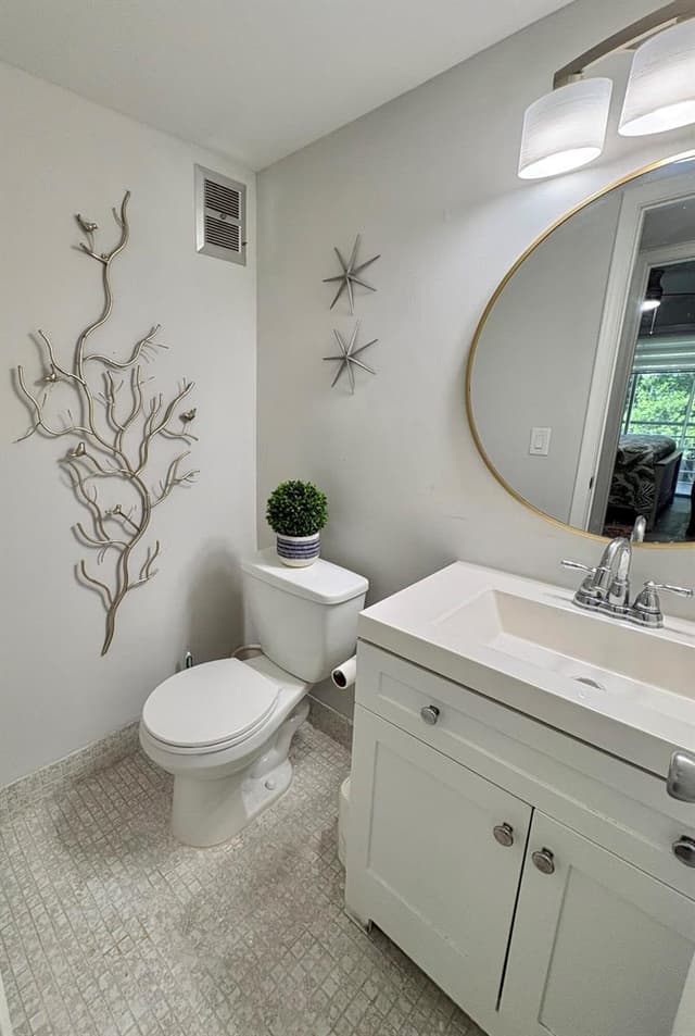 277 CHATHAM N, West Palm Beach FL 33417 - West Palm Beach, FL - Photo 4