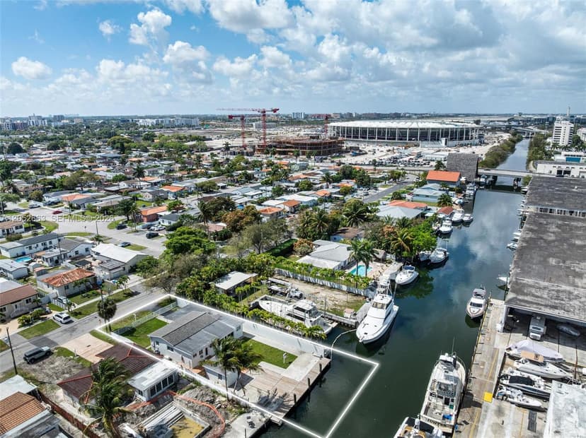 3551 NW 20th St, Miami FL 33142