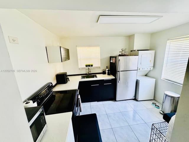 11216 SW 12th St # 104, Pembroke Pines FL 33025 - Pembroke Pines, FL - Photo 6