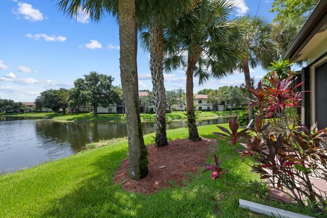 4586 Carambola Circle S # 27217, Coconut Creek FL 33066 - Coconut Creek, FL - Photo 3