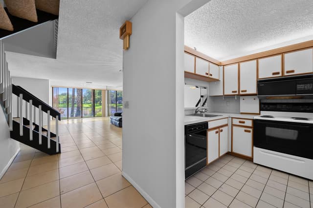 4586 Carambola Circle S # 27217, Coconut Creek FL 33066 - Coconut Creek, FL - Photo 4
