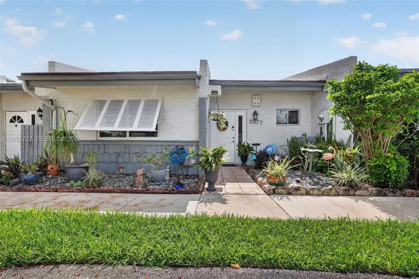 2377 N 37th Ave, Hollywood FL 33021
