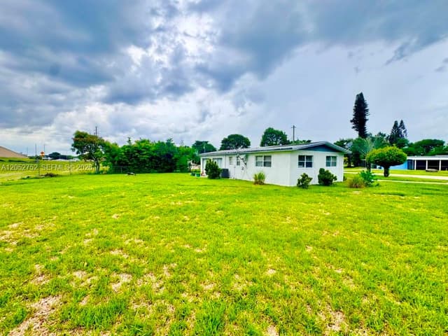 1201 NW 51st Ave, Lauderhill FL 33313 - Lauderhill, FL - Photo 5