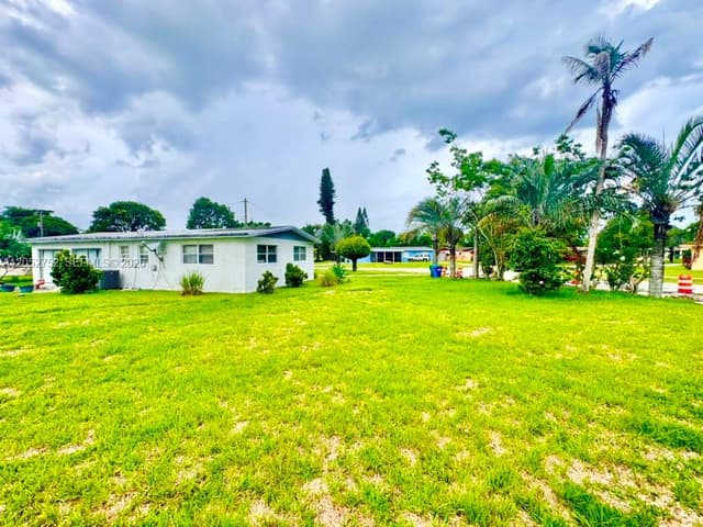 1201 NW 51st Ave, Lauderhill FL 33313 - Lauderhill, FL - Photo 4