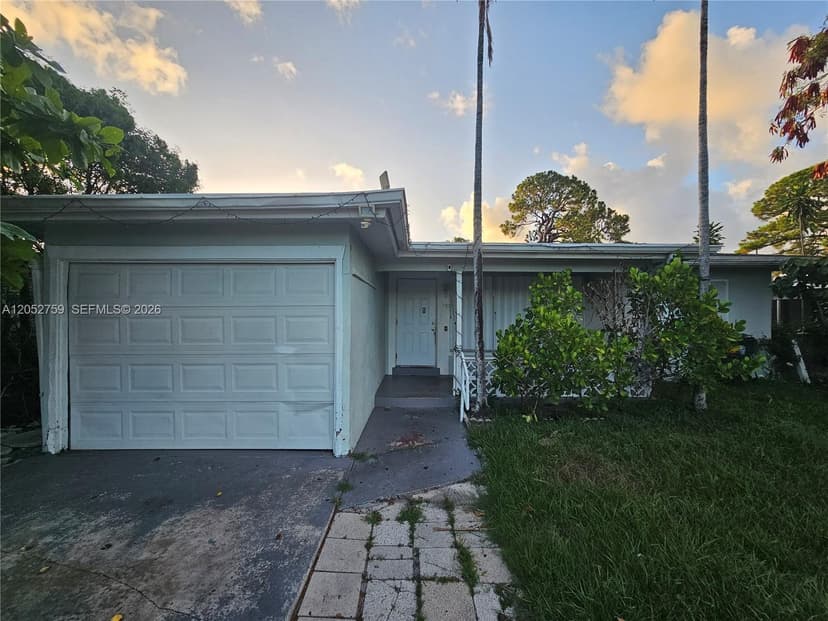 722 S E St, Lake Worth FL 33460
