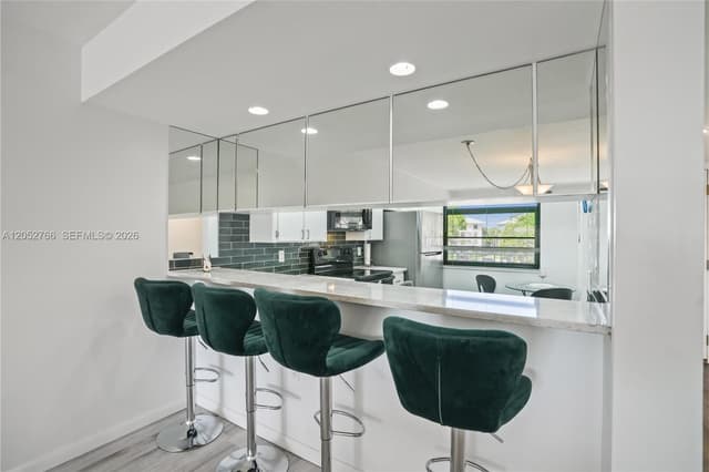3516 Whitehall Dr # 301, West Palm Beach FL 33401 - West Palm Beach, FL - Photo 6