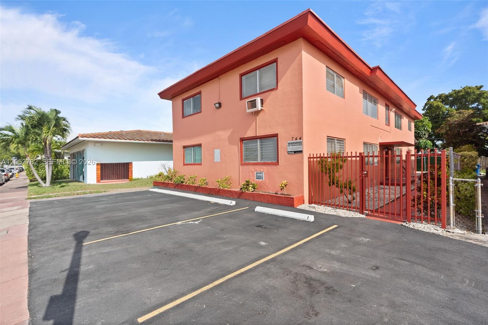 744 85th St, Miami Beach FL 33141