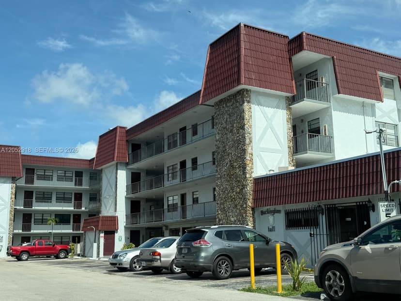 1335 W 68th St # 204, Hialeah FL 33014