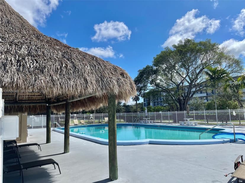 4700 Washington St # 502, Hollywood FL 33021
