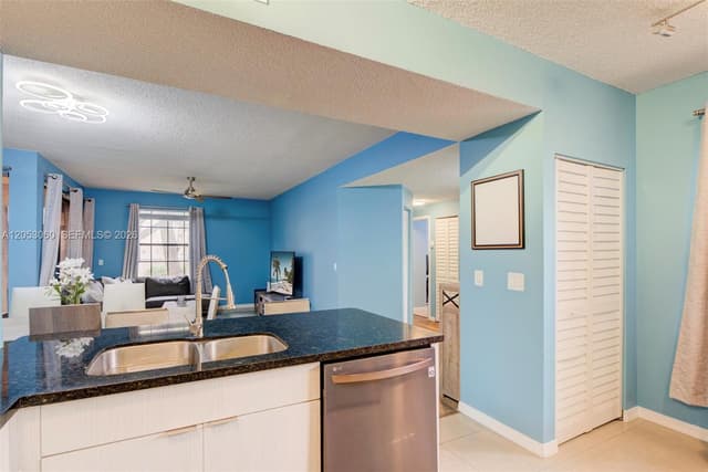 11856 NW 11th St # 11856, Pembroke Pines FL 33026 - Pembroke Pines, FL - Photo 6