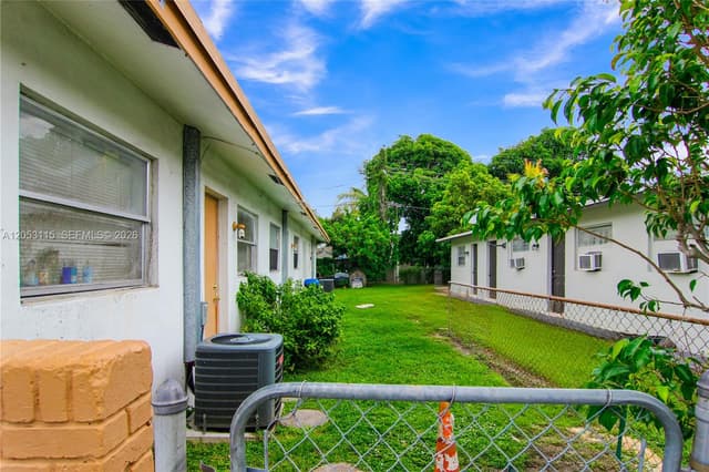 5311 NW 16th St, Lauderhill FL 33313 - Lauderhill, FL - Photo 4