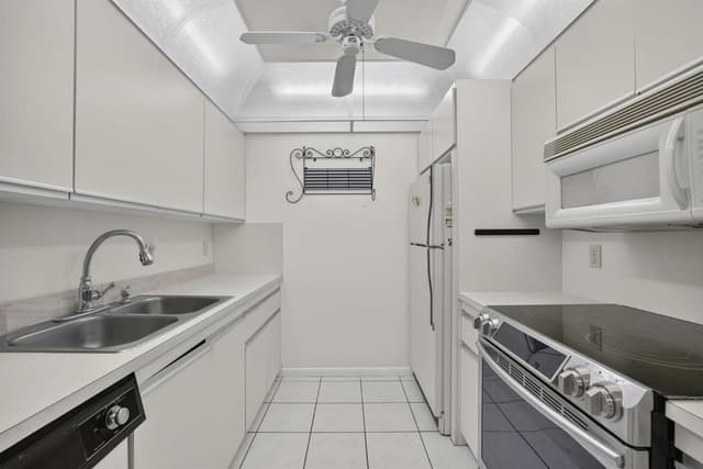 3402 BIMINI Lane # F4, Coconut Creek FL 33066 - Coconut Creek, FL - Photo 2