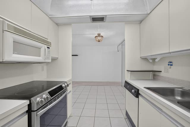 3402 BIMINI Lane # F4, Coconut Creek FL 33066 - Coconut Creek, FL - Photo 4