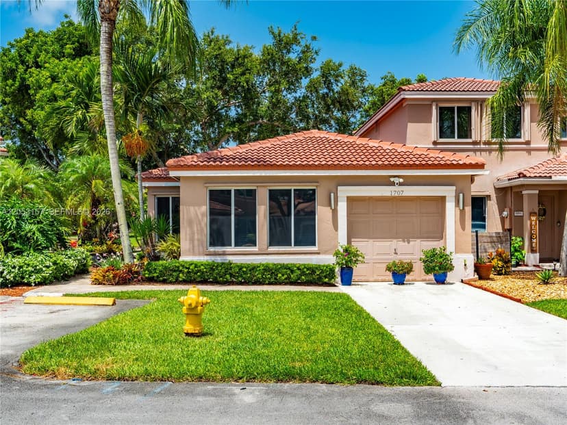 1707 SW 109th Ter, Davie FL 33324